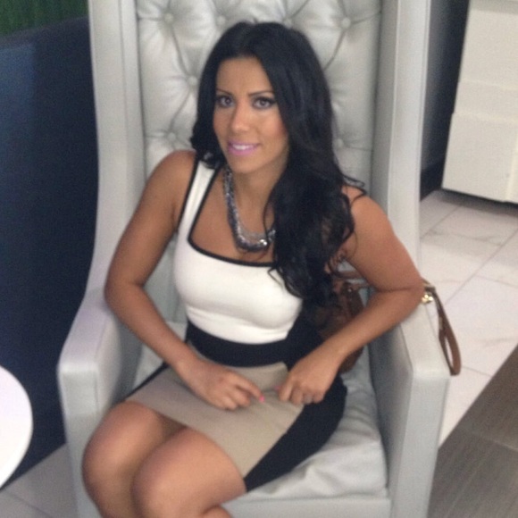 Meet your Posher, Loubna - Picture 1 of 1